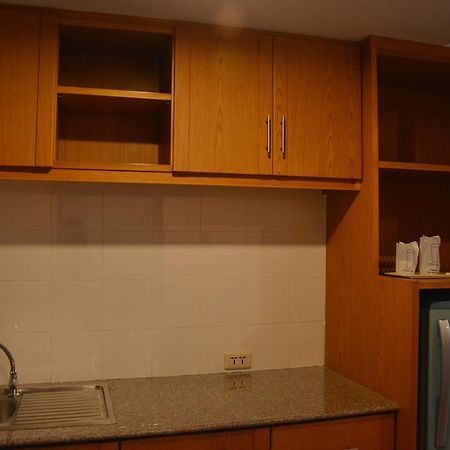 Seven Oaks Inn Джомтьен Номер фото