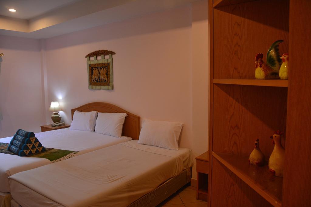 Seven Oaks Inn Джомтьен Номер фото