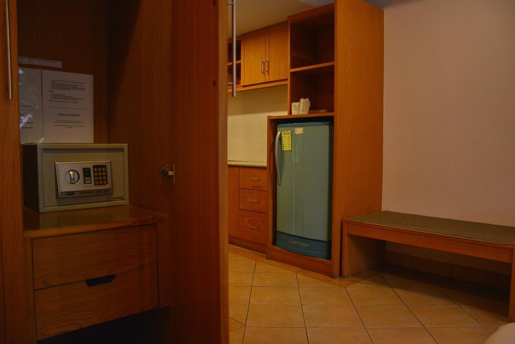 Seven Oaks Inn Джомтьен Номер фото