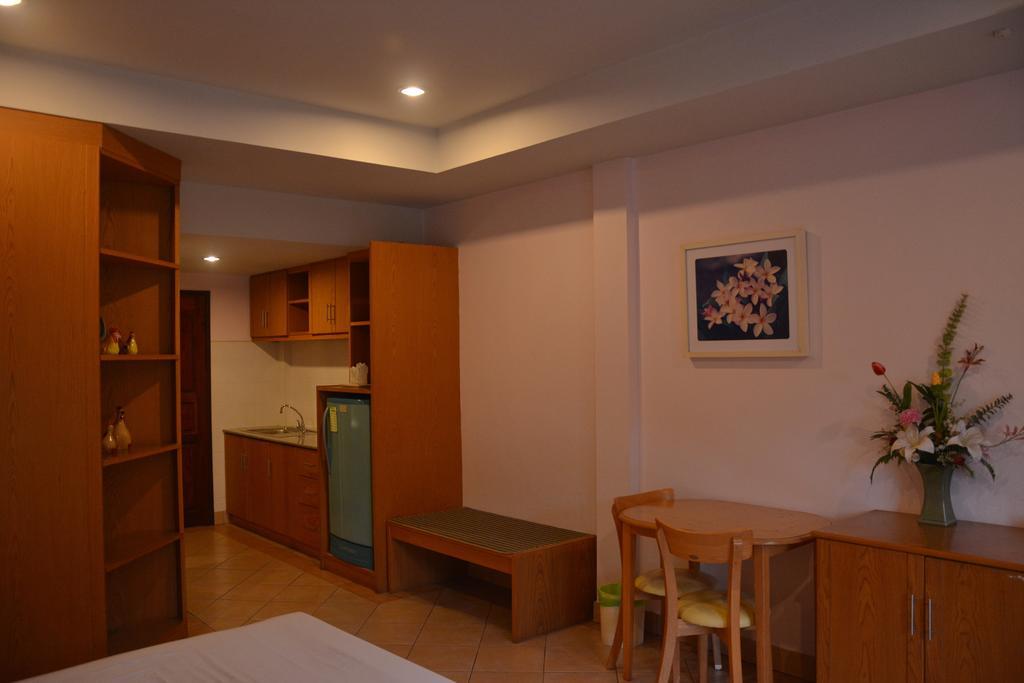 Seven Oaks Inn Джомтьен Номер фото