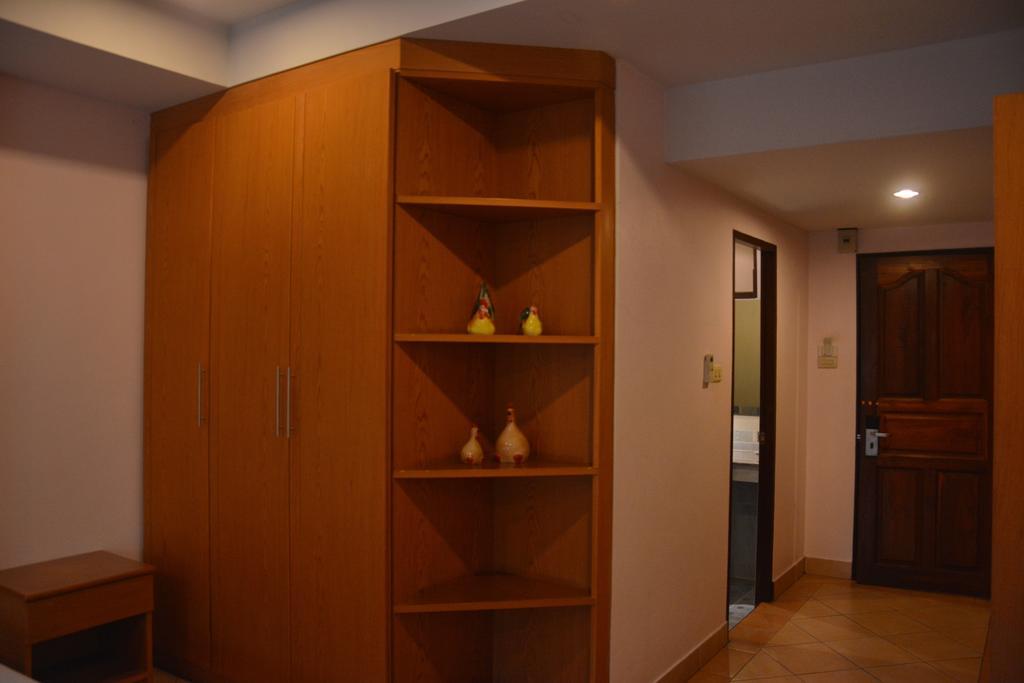 Seven Oaks Inn Джомтьен Номер фото