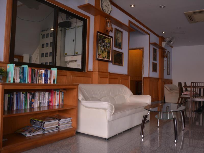 Seven Oaks Inn Джомтьен Экстерьер фото