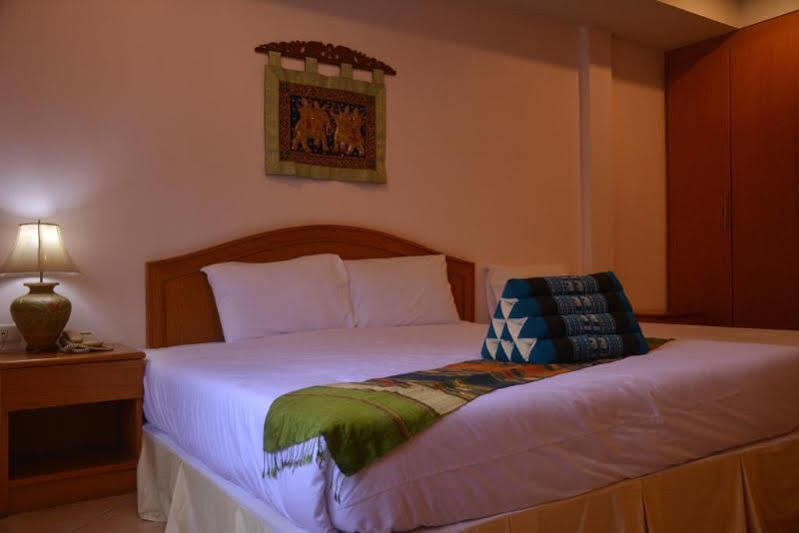 Seven Oaks Inn Джомтьен Экстерьер фото
